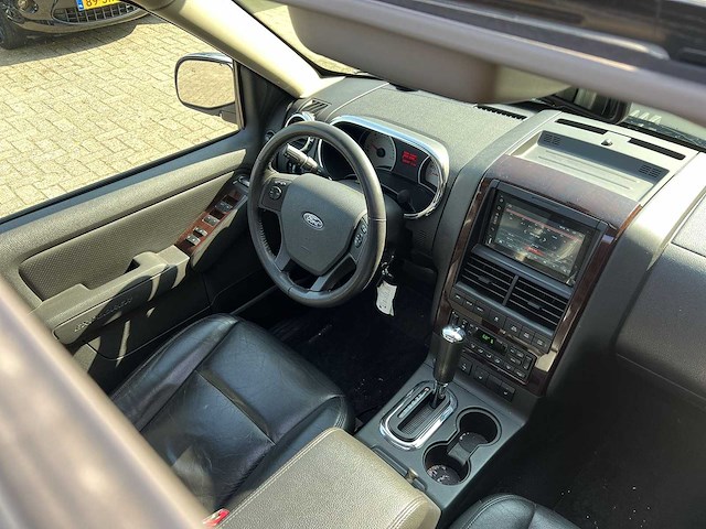 Ford explorer 4x4 | jdb-03-n - afbeelding 32 van  36