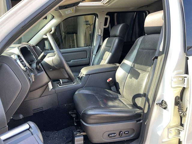 Ford explorer 4x4 | jdb-03-n - afbeelding 31 van  36
