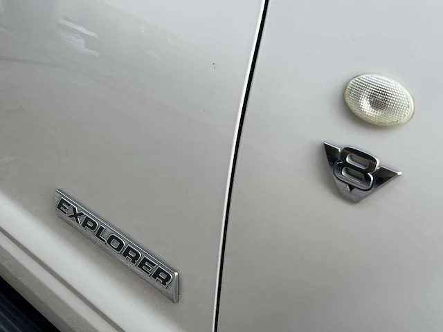 Ford explorer 4x4 | jdb-03-n - afbeelding 30 van  36
