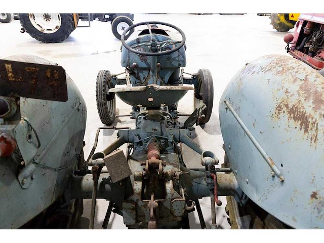 Ford ferguson - dearborn - vintage tractor - afbeelding 6 van  9