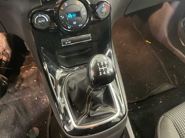 Ford fiesta 1.0 ecoboost candy blue edition; pg-162-g - afbeelding 3 van  13