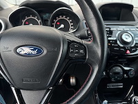 Ford fiesta 1.0 ecoboost red/black edition | 8-zhd-96 i - afbeelding 1 van  1