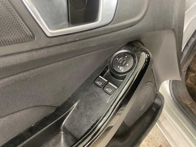 Ford fiesta 1.0 ecoboost titanium; 1-zpt-30 - afbeelding 12 van  13