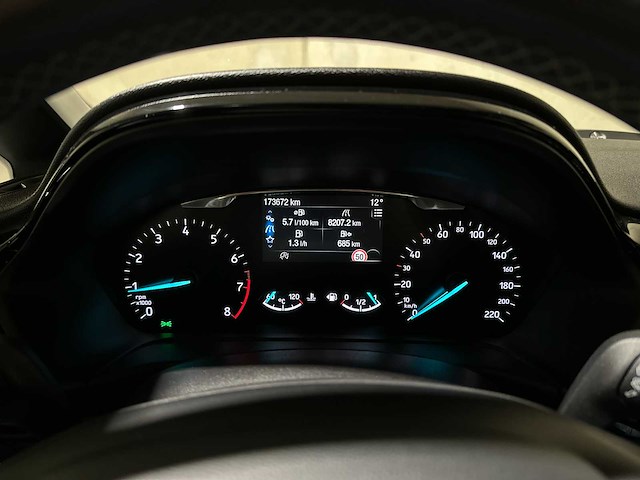 Ford fiesta 1.0 ecoboost titanium 100pk 2017, pl-448-j - afbeelding 18 van  45