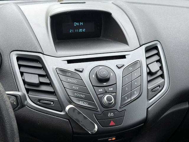 Ford fiesta 1.0 style 2013 | 08-zxg-1 - afbeelding 8 van  25