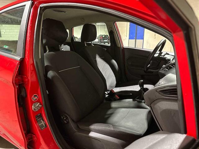 Ford fiesta 1.0 style 65pk 2014 (origineel-nl), 4-thd-34 - afbeelding 31 van  40