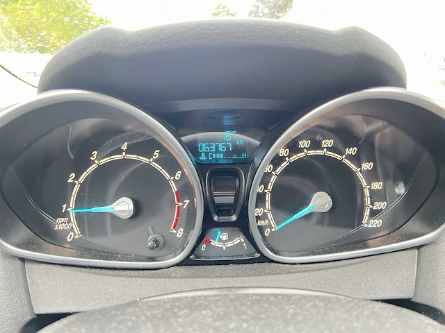 Ford fiesta 1.0 titanium | 1-tft-02 - afbeelding 2 van  30