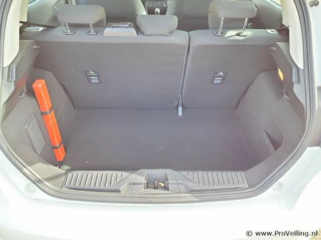 Ford fiësta 1.1 benzine | kenteken: g-280-np - afbeelding 11 van  28