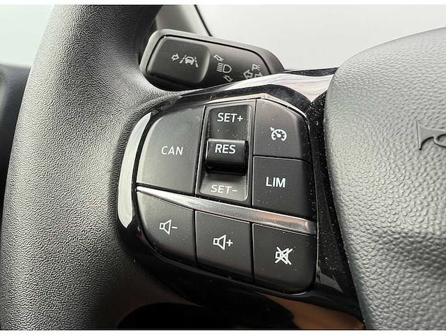 Ford fiesta 1.1 trend | sr-656-v i - afbeelding 2 van  12
