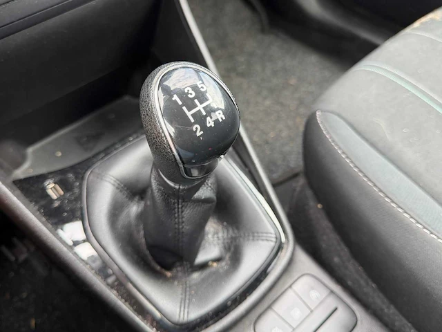Ford fiesta 1.1 trend | sr-656-v i - afbeelding 2 van  12