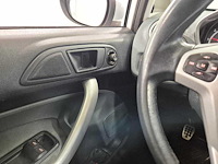 Ford fiesta 1.25 ghia, h-010-vv - afbeelding 1 van  9