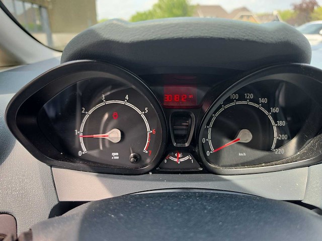 Ford fiesta 1.25 limited 2010 | 66-nrr-1 - afbeelding 9 van  29