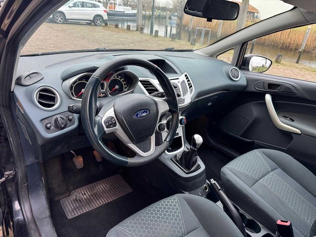 Ford fiesta 1.25 titanium 29-kgf-8 - afbeelding 3 van  21