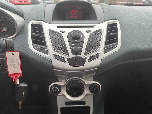 Ford fiesta 1.25 titanium, 77-ldr-1 - afbeelding 2 van  17