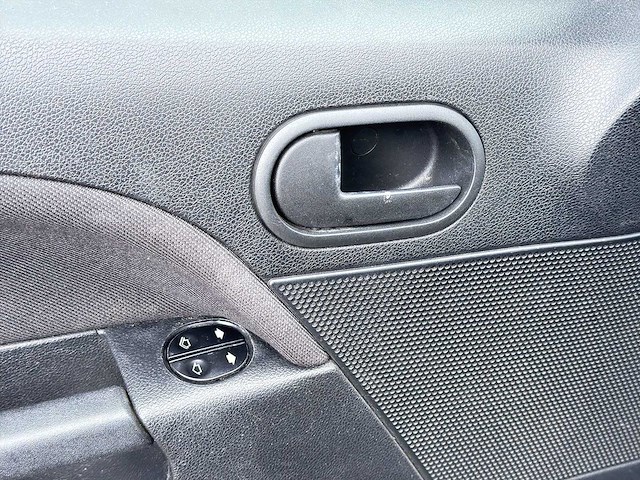 Ford fiesta 1.3-8v champion 2006 | 34-sv-vg - afbeelding 3 van  24