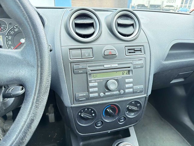 Ford fiesta 1.3-8v champion 2006 | 34-sv-vg - afbeelding 22 van  24