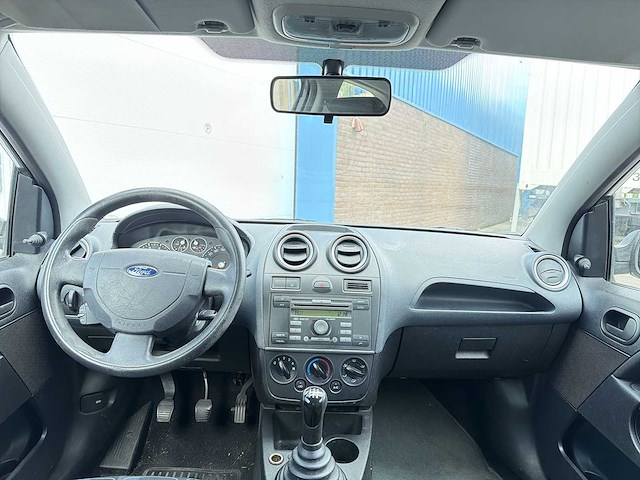 Ford fiesta 1.3-8v champion 2006 | 34-sv-vg - afbeelding 12 van  24