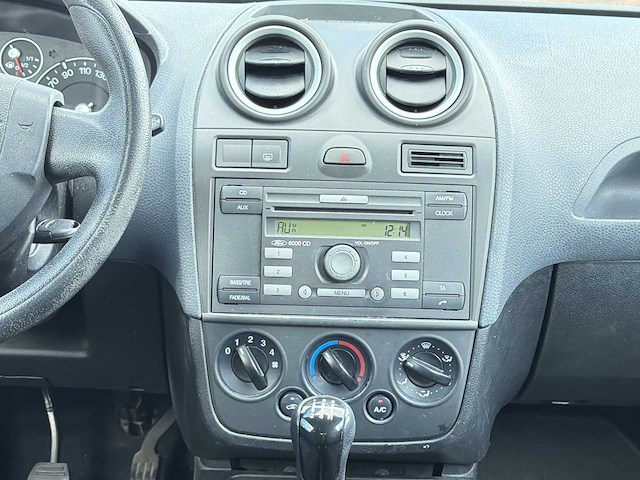 Ford fiesta 1.3-8v champion 2006 | 34-sv-vg - afbeelding 15 van  24