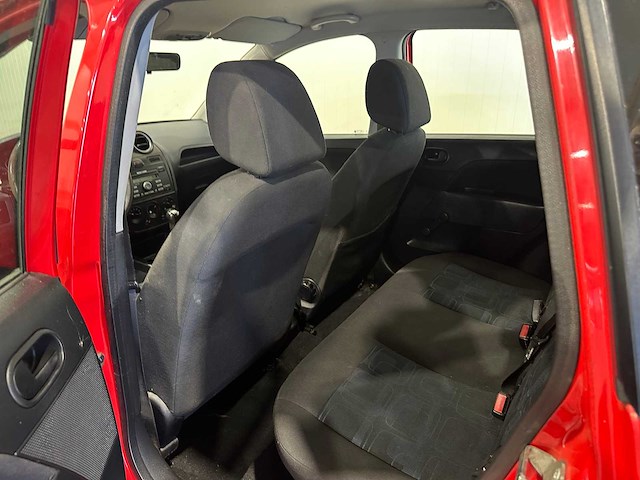 Ford fiesta 1.3-8v champion 34-sn-rj - afbeelding 2 van  16