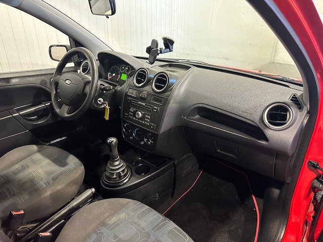 Ford fiesta 1.3-8v champion 34-sn-rj - afbeelding 3 van  16