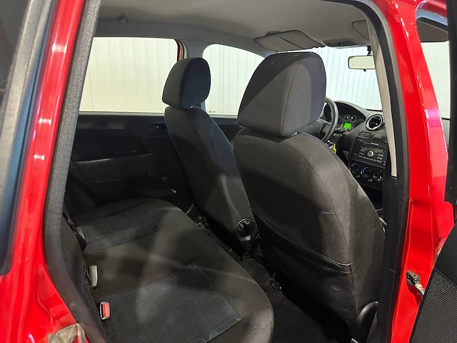 Ford fiesta 1.3-8v champion 34-sn-rj - afbeelding 4 van  16