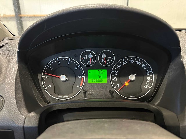Ford fiesta 1.3-8v champion 34-sn-rj - afbeelding 5 van  16