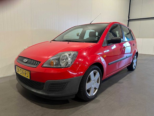Ford fiesta 1.3-8v champion 34-sn-rj - afbeelding 1 van  16