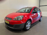 Ford fiesta 1.3-8v champion 34-sn-rj - afbeelding 1 van  16