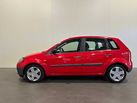 Ford fiesta 1.3-8v champion 34-sn-rj - afbeelding 9 van  16