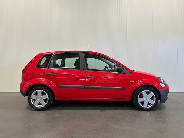 Ford fiesta 1.3-8v champion 34-sn-rj - afbeelding 13 van  16