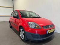 Ford fiesta 1.3-8v champion 34-sn-rj - afbeelding 14 van  16