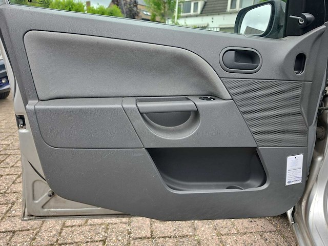 Ford fiesta 1.3 ambiente 2002 | 03-lb-sh - afbeelding 6 van  22
