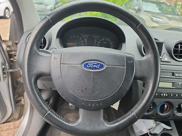 Ford fiesta 1.3 ambiente 2002 | 03-lb-sh - afbeelding 17 van  22