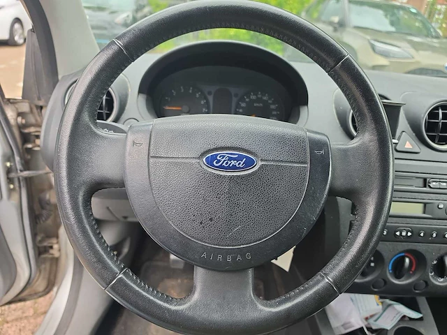 Ford fiesta 1.3 ambiente 2002 | 03-lb-sh - afbeelding 17 van  22