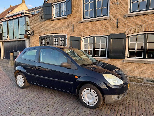 Ford fiesta 1.3 ambiente 49-np-pk - afbeelding 1 van  14