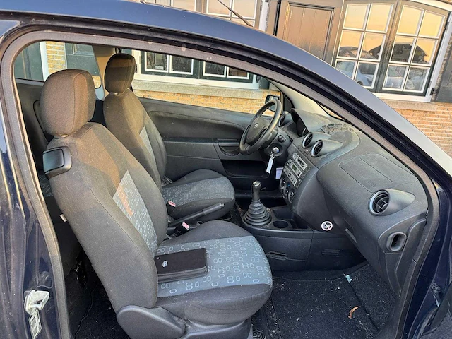 Ford fiesta 1.3 ambiente, 49-np-pk - afbeelding 10 van  14