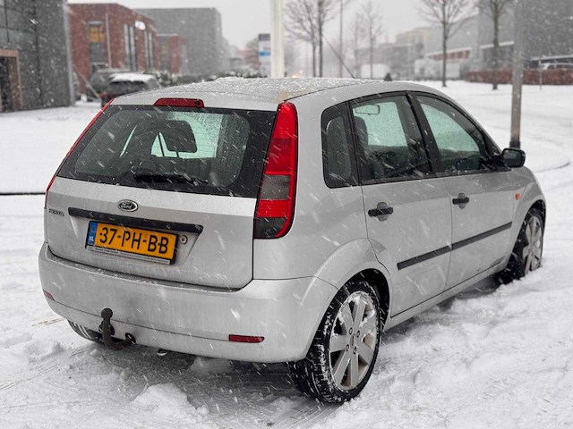 Ford fiesta 1.3 futura, 37-ph-bb - afbeelding 2 van  9