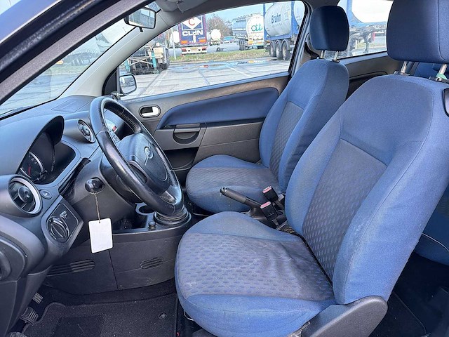 Ford fiesta 1.4-16v futura | 01-pl-lh i - afbeelding 16 van  21