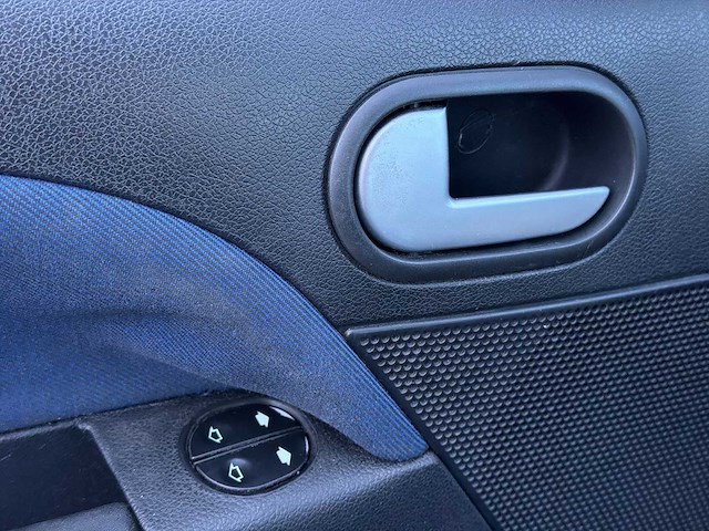 Ford fiesta 1.4-16v futura | 01-pl-lh i - afbeelding 16 van  21