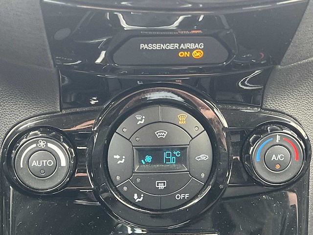 Ford fiesta 1.6 tdci lease titanium 2014 | 8-xnd-86 - afbeelding 19 van  26