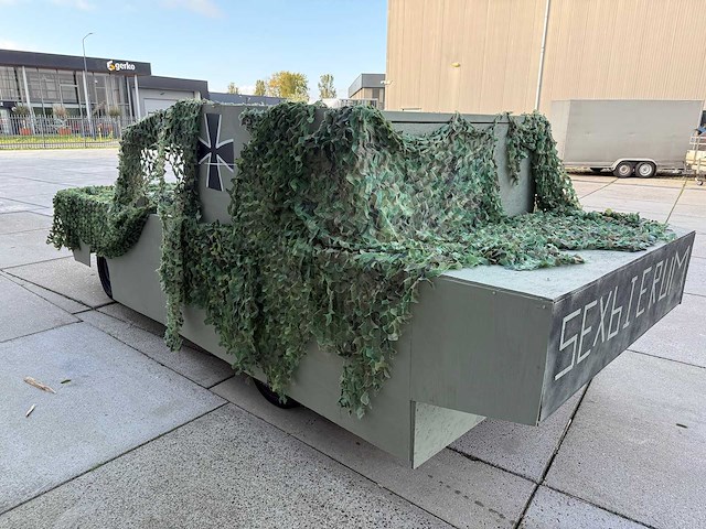 Ford focus - feestwagen - leger - afbeelding 4 van  7