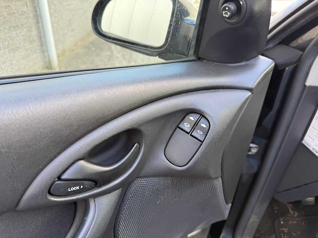 Ford focus 1.4 16v cool edition, 03-lf-zd - afbeelding 4 van  16