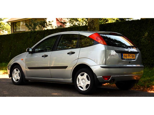 Ford focus 1.6-16v futura 2004 - afbeelding 17 van  22
