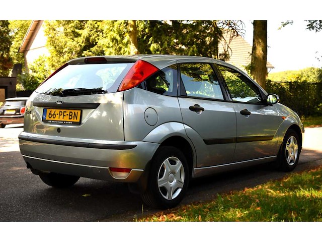 Ford focus 1.6-16v futura 2004 - afbeelding 19 van  22