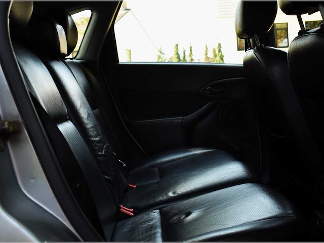 Ford focus 1.6-16v futura 2004 - afbeelding 8 van  26