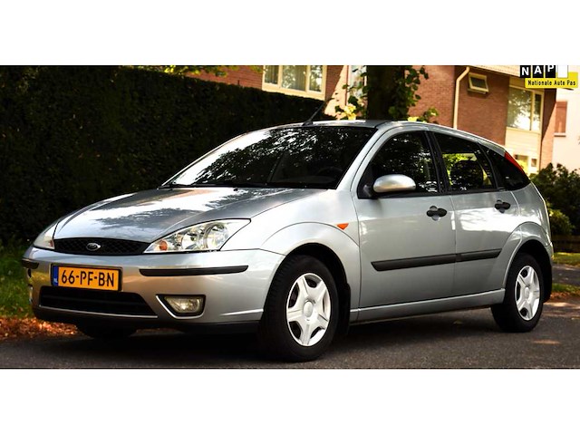 Ford focus 1.6-16v futura 2004 - afbeelding 1 van  26