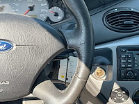 Ford focus 1.6-16v futura 2005 | 06-pz-tj - afbeelding 18 van  43