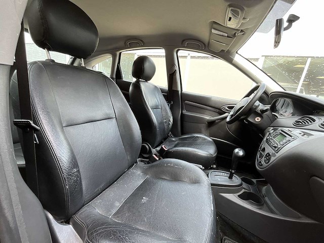 Ford focus 1.6-16v futura 2005 | 06-pz-tj - afbeelding 22 van  43