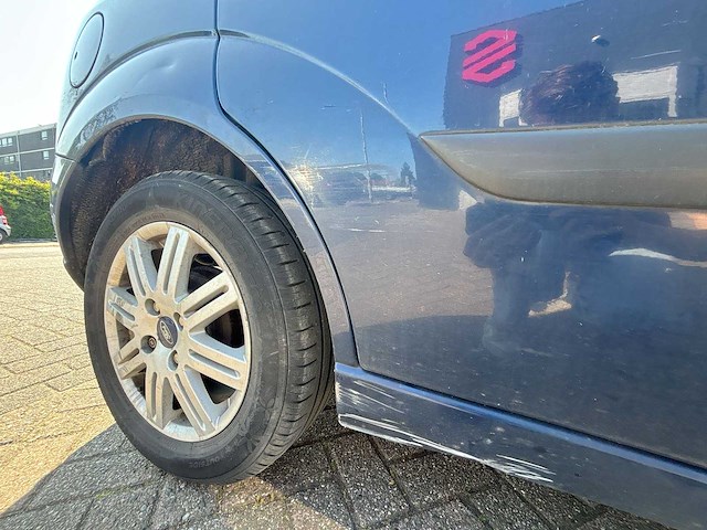 Ford focus 1.6-16v futura 2005 | 06-pz-tj - afbeelding 36 van  43