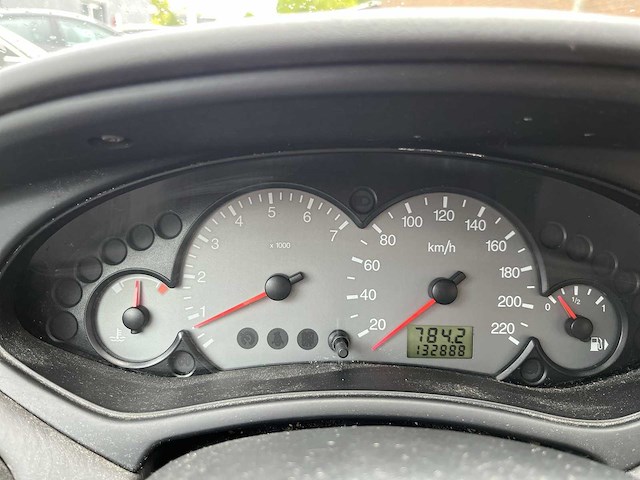 Ford focus 1.6-16v futura 2005 | 06-pz-tj - afbeelding 43 van  43